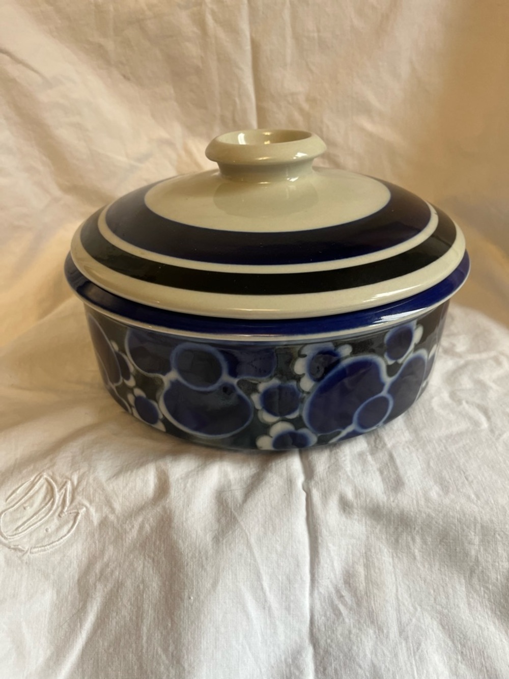 Arabia Finland Vintage Covered Casserole Dish